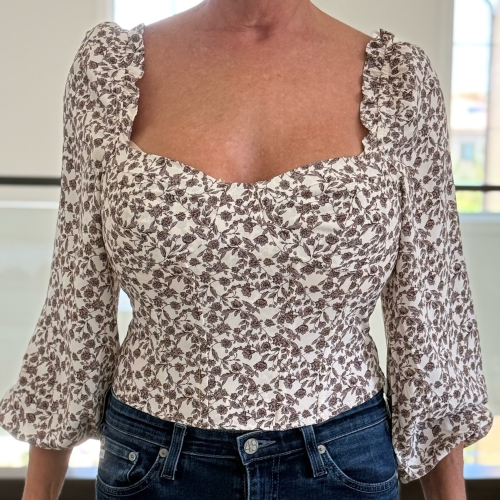 Astr Brown and White Puff Sleeve Blouse